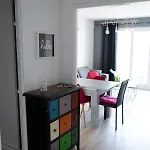 Mama With Mobile Aircon, Including Free Parking Space At 300 Meters Apartamento