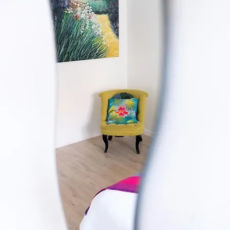 Apartment Mama With Mobile Aircon, Including Free Parking Space At 300 Meters *