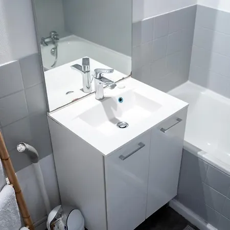 Mama With Aircon Including Parking 2 Cars Apartment Colmar
