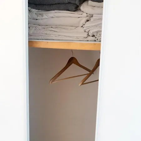 Mama With Mobile Aircon, Including Free Parking Space At 300 Meters Apartment Colmar