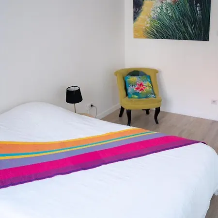 Mama With Mobile Aircon, Including Free Parking Space At 300 Meters Apartment *