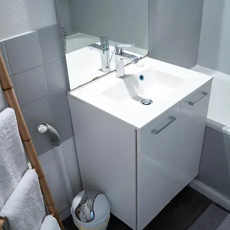 Apartment Mama With Aircon Including A Parking Space At 300 Meters