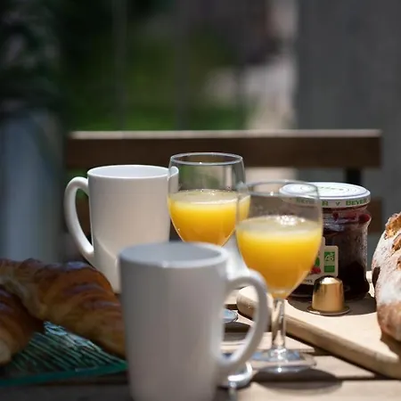 Apartment Mama With Mobile Aircon, Including Free Parking Space At 300 Meters *